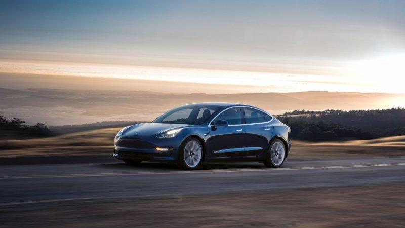 Tesla, Çin’deki Araçlarına Yayın ve Oyun Hizmeti Ekliyor