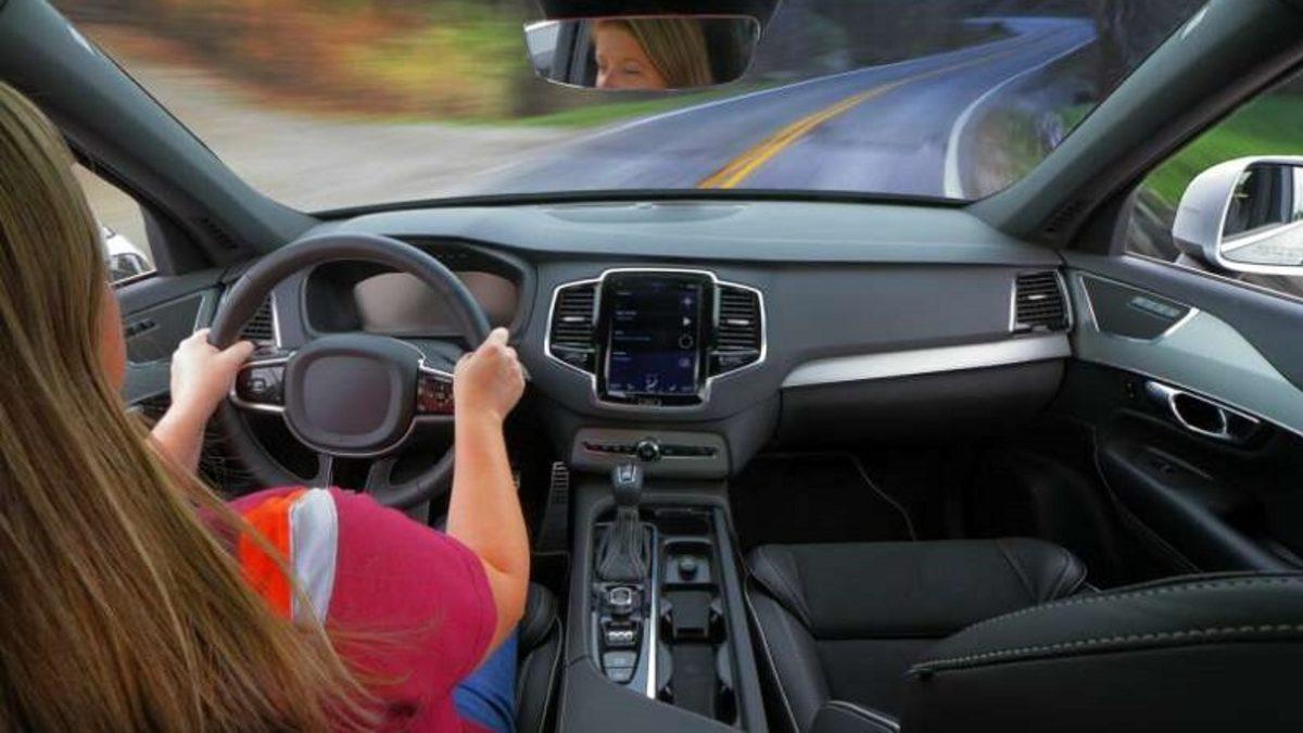 Otomobillerdeki Yeni Güvenlik Teknolojileri Kaza Riskini Artırıyor