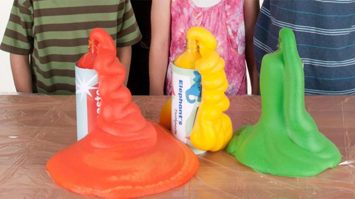 David Dobrik’in Yeni Devasa Köpük Deneyi Viral Oldu (Video)