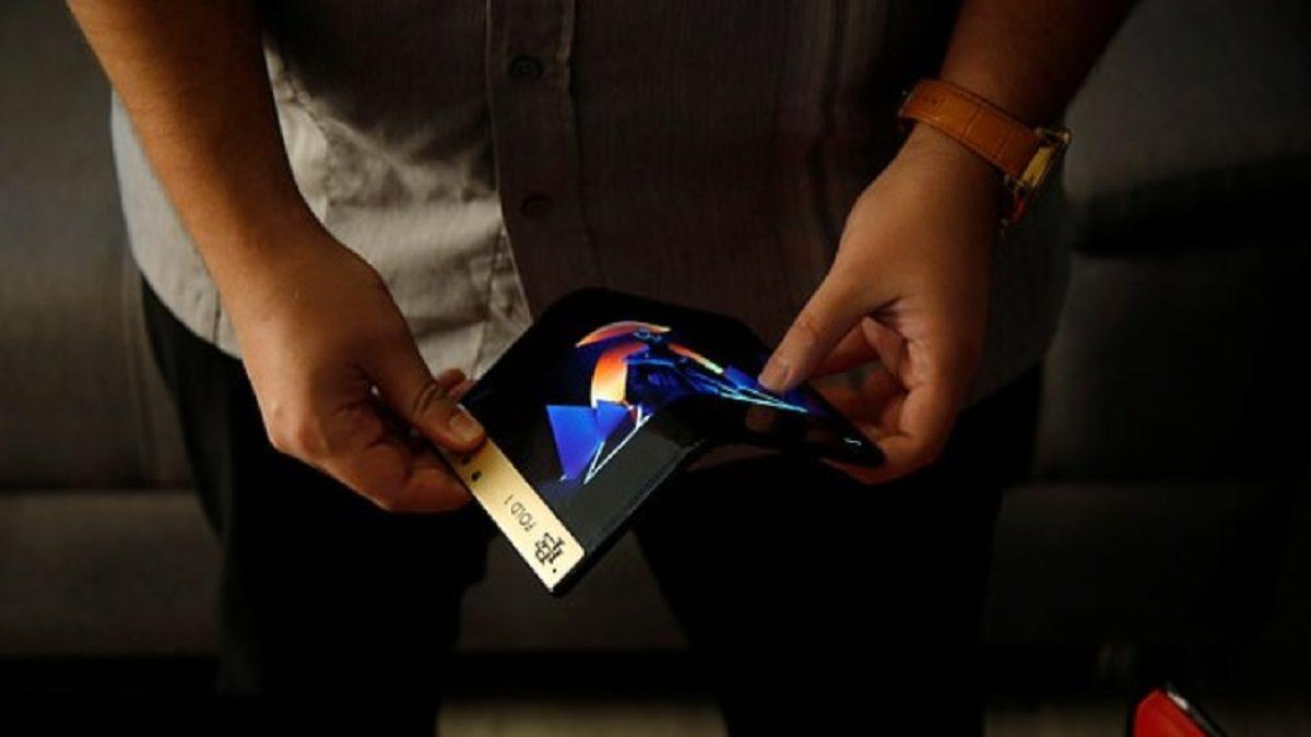 Kardeş Pablo Escobar’ın Ürettiği Katlanabilir Telefon Escobar Fold 1’den Yeni Görüntüler