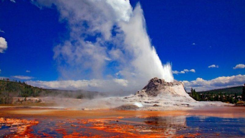 Yellowstone Ulusal Parkı’ndaki Gayzer Patlamaları, Bilim İnsanlarını Endişelendirdi