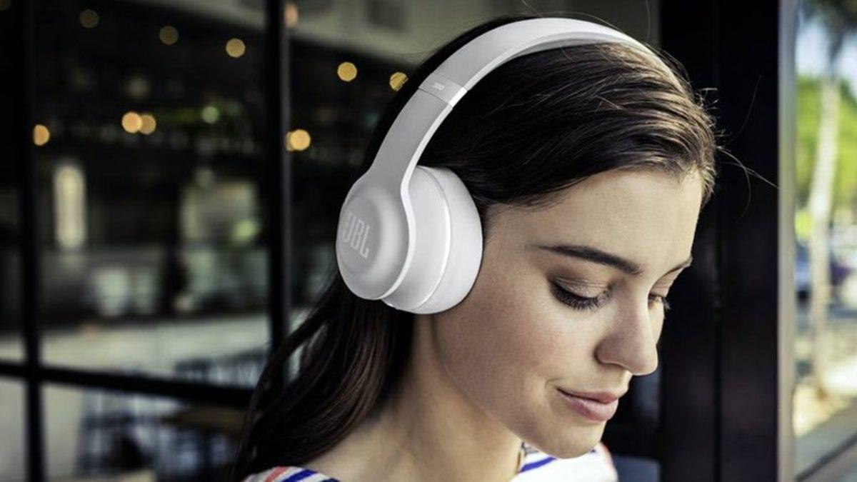 Bluetooth Kulaklık Kullanmak Kansere mi Neden Oluyor?