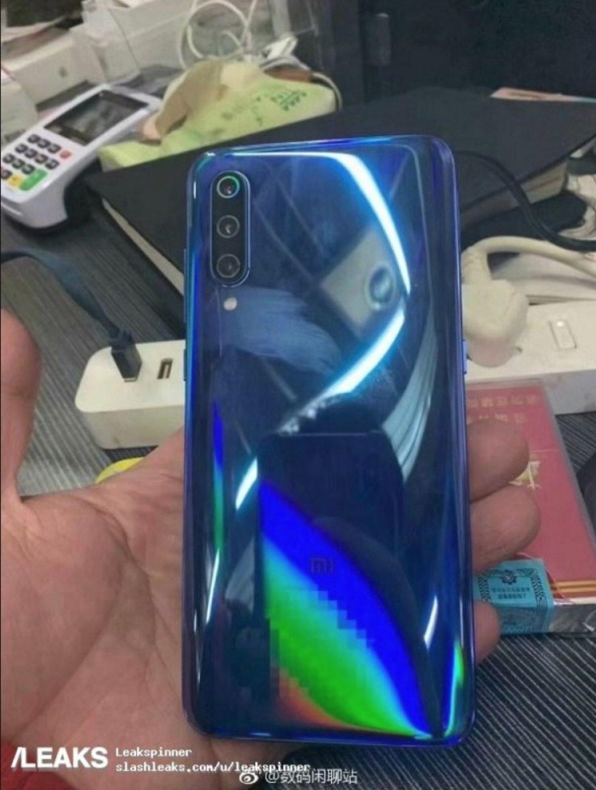 Xiaomi Mi 9, Üçlü Arka Kamerası ile Kanlı Canlı Görüntülendi