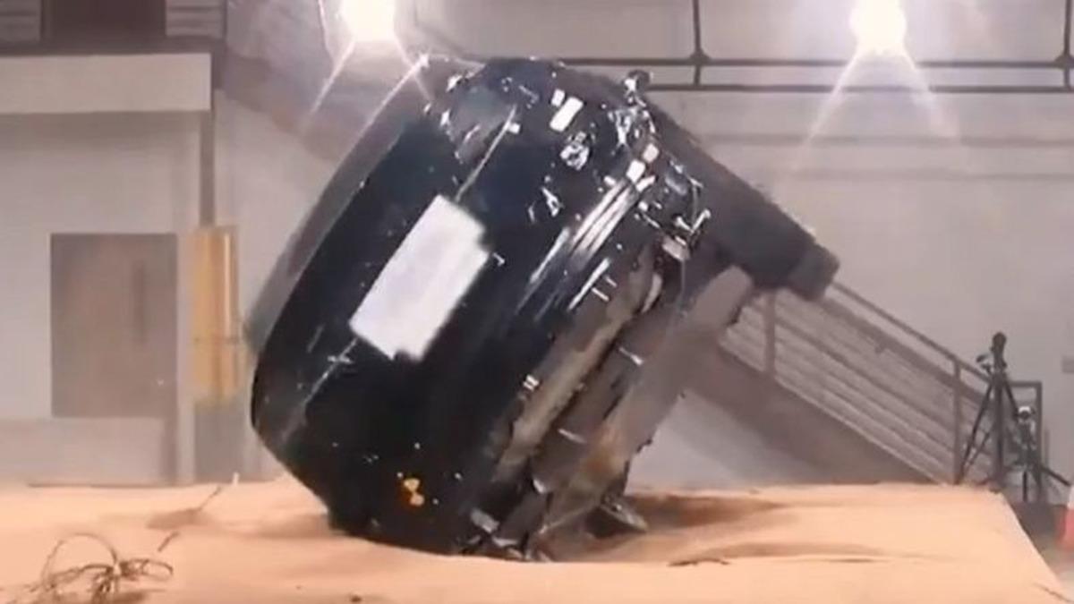 Tesla Model X’in Mükemmel Çarpışma Testi Sonuçlarının Sırrı Ne? (Video)