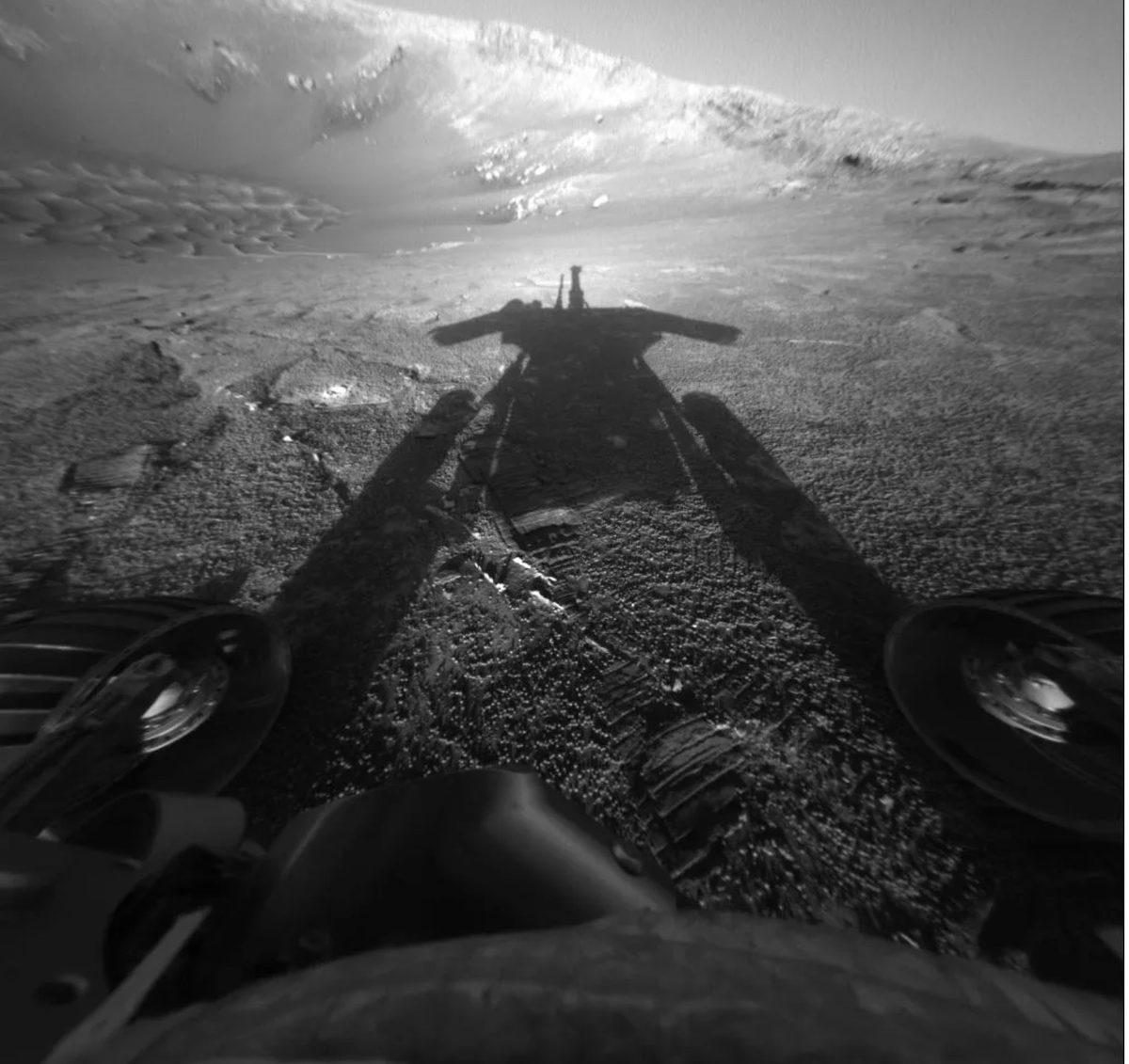 Emektar Mars Aracı Opportunity’nin Çektiği Tarihi Fotoğraflar