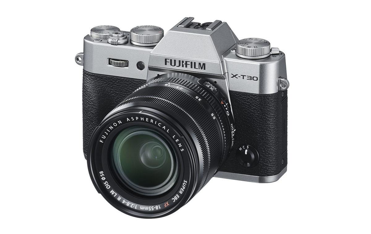 Fujifilm, Hem Fiyatı Hem Boyutu Küçülttüğü Yeni Fotoğraf Makinesini Tanıttı