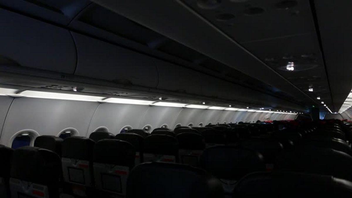 Yolcu Uçaklarında Muhtemelen Daha Önce Fark Etmediğiniz 8 Gizli Güvenlik Önlemi