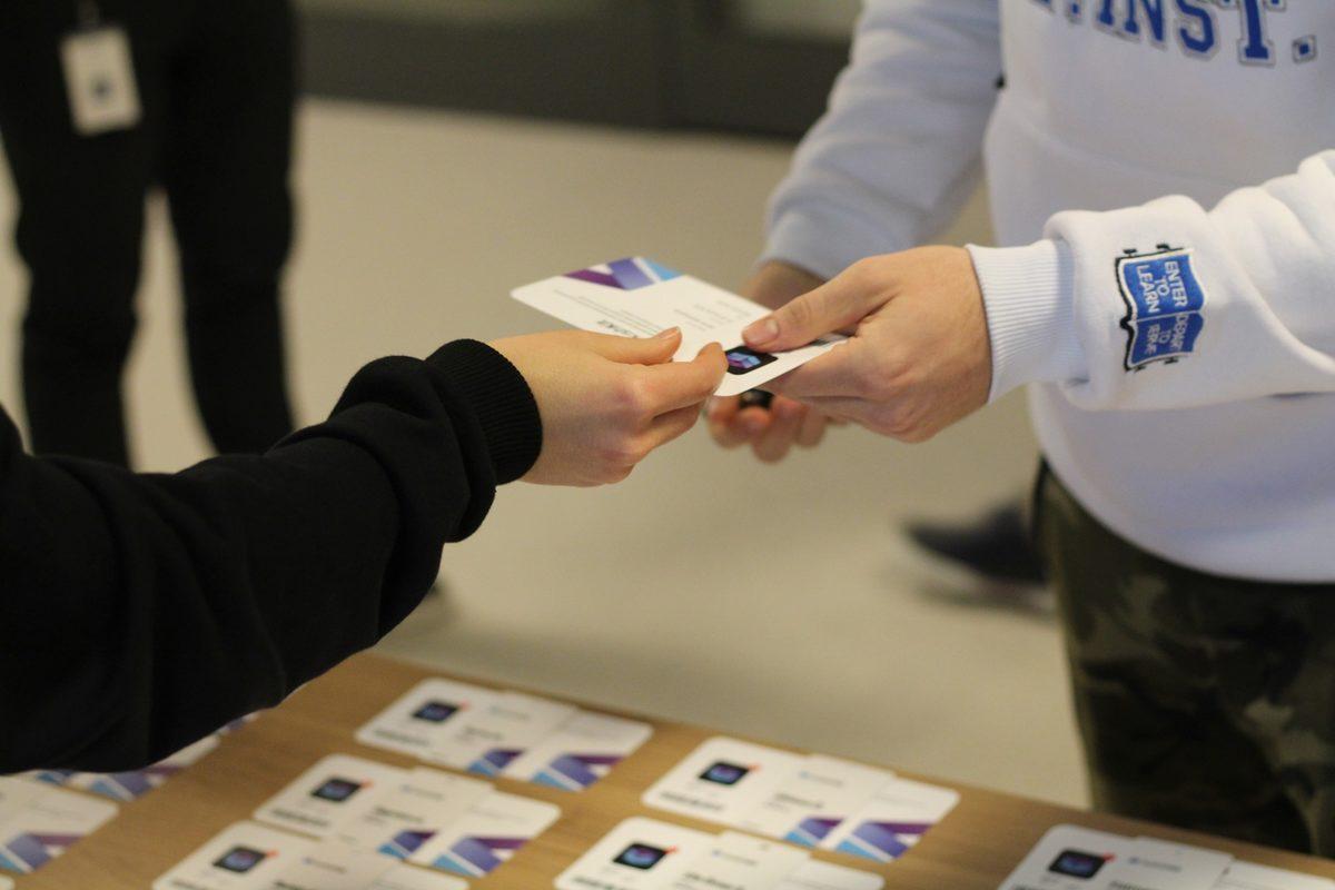 Gençlere Apple ile Kodlamayı Öğreten TurkishKit, İzmir’deki İlk Etkinliğini Gerçekleştirdi