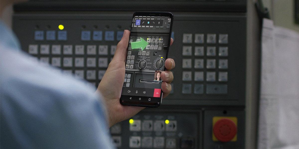 Microsoft, HoloLens Uygulamalarını iOS ve Android’e Getirecek