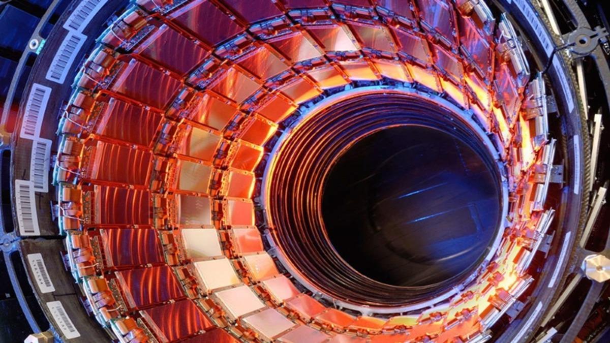 Bilim İnsanları, Bir Yongaya Sığan Parçacık Hızlandırıcı Geliştirdi