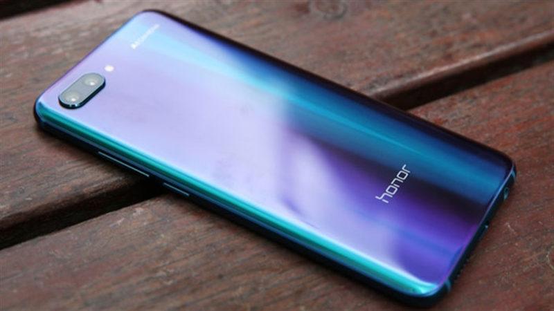 Honor 10 ve Samsung Galaxy S7 Edge, Aralık 2019 Güvenlik Güncellemesi Almaya Başladı