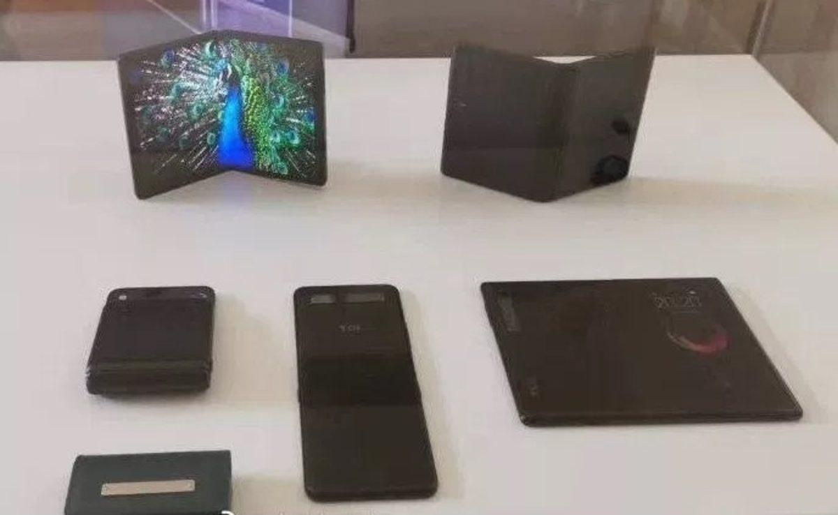 TCL’in Katlanabilir Telefonunun Görüntüleri MWC Öncesinde Yayınlandı