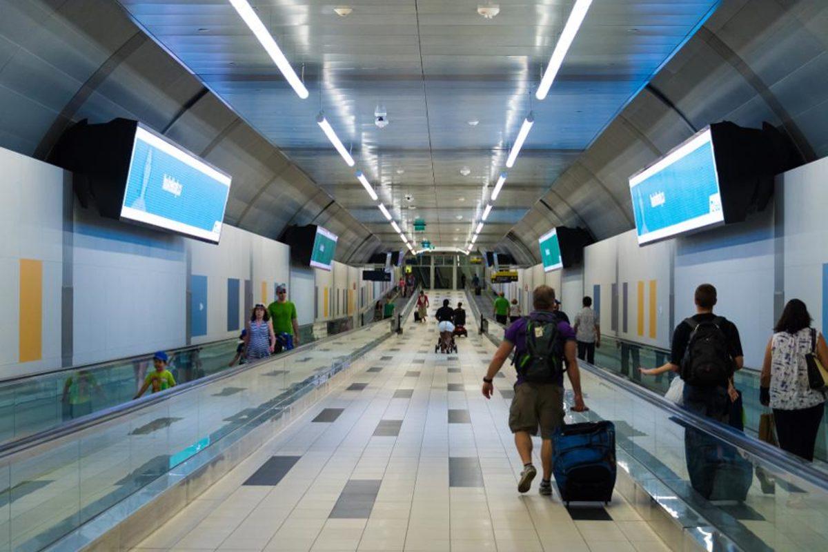 Ziyaretçilerin Tatillerini Burunlarından Getiren Dünyanın En Kötü 10 Havalimanı