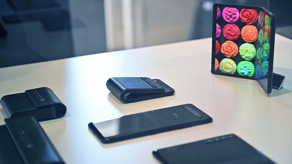 TCL, Katlanabilir Ekranlı Telefonlarını Mobil Dünya Kongresi’nde Sergiledi