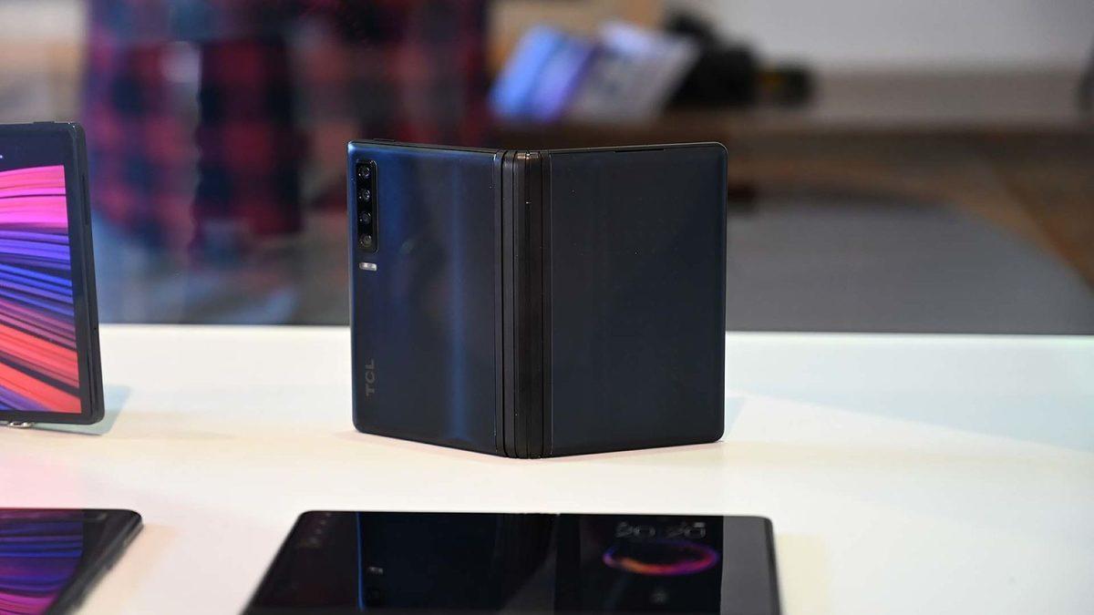 TCL, Katlanabilir Ekranlı Telefonlarını Mobil Dünya Kongresi’nde Sergiledi