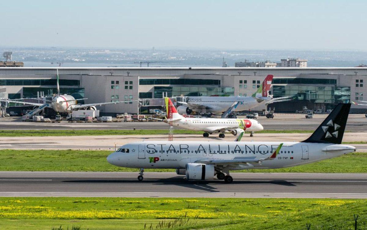 Ziyaretçilerin Tatillerini Burunlarından Getiren Dünyanın En Kötü 10 Havalimanı