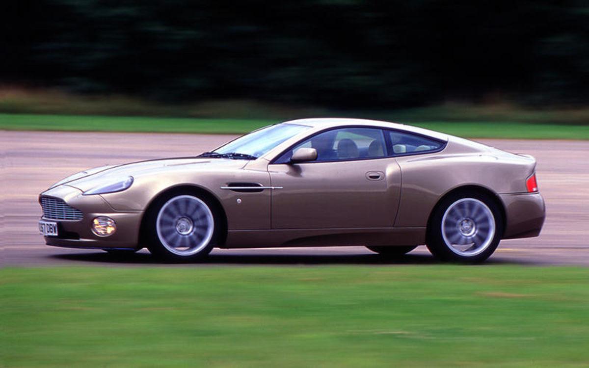 Tasarımıyla Baş Döndüren Tarihin En Güzel 15 Otomobili