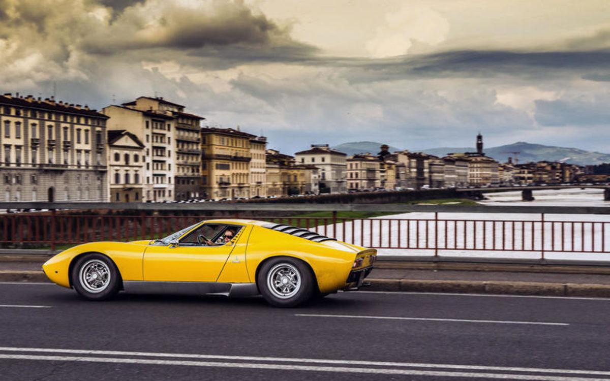 Tasarımıyla Baş Döndüren Tarihin En Güzel 15 Otomobili