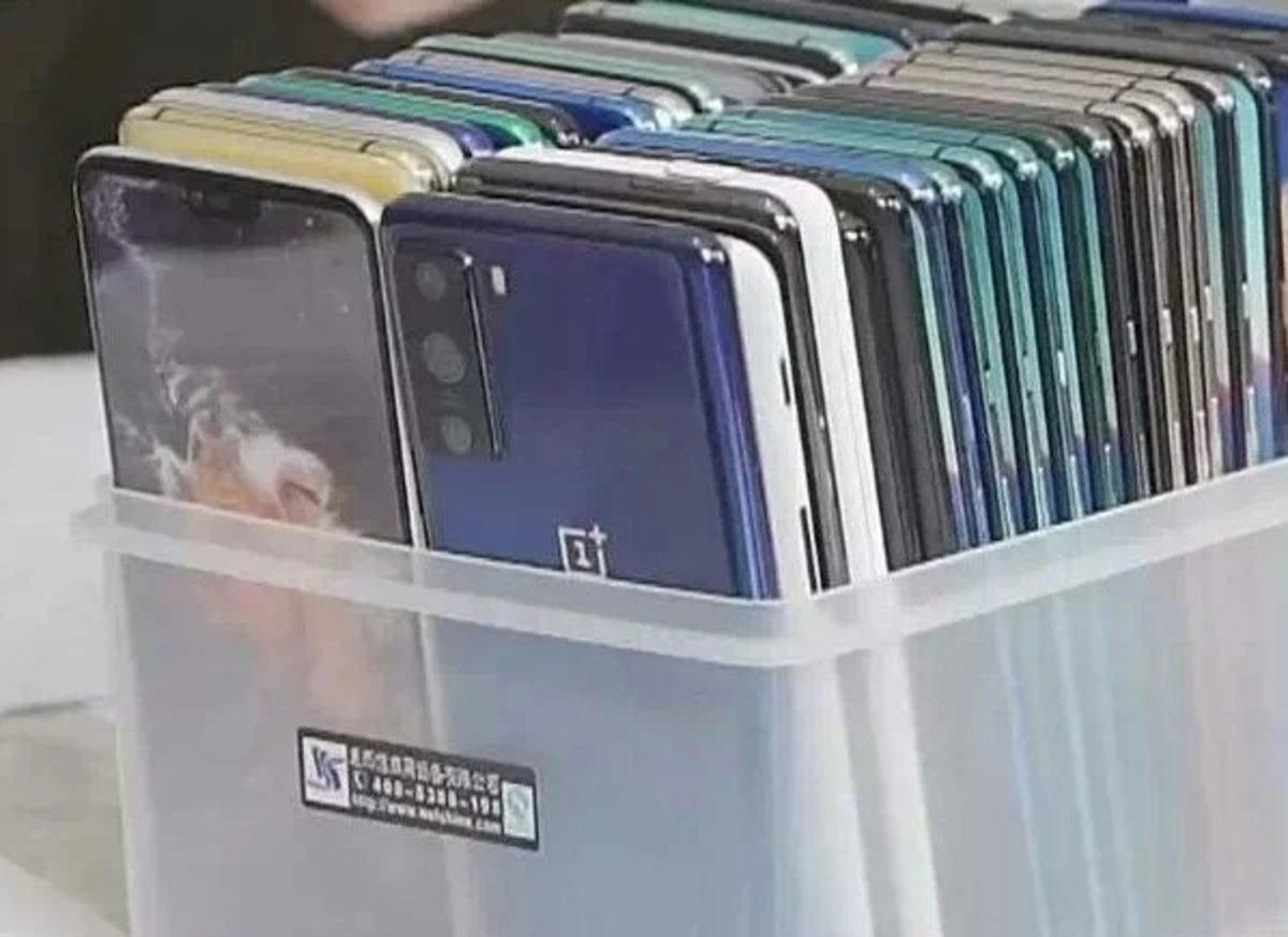 OnePlus 8 Lite'a Ilişik Olduğu Söylenen Yeni Bir Tasarım 2 OnePlus 8 Lite’a Ait Olduğu Söylenen Yeni Bir Tasarım Ortaya Çıktı