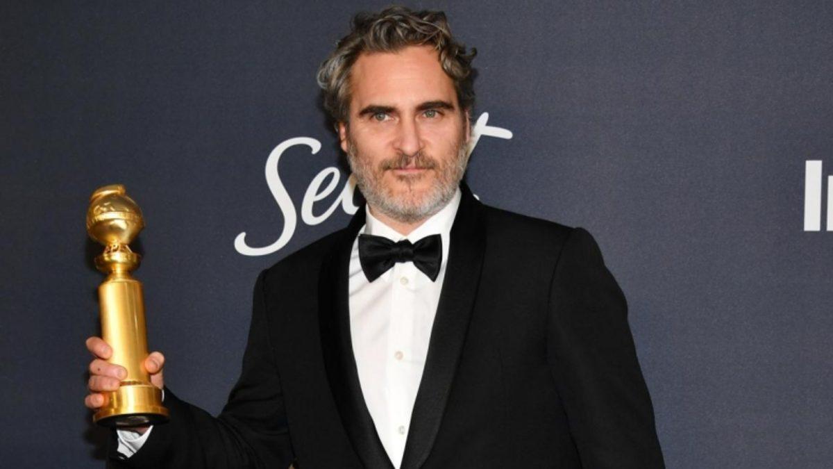 Joaquin Phoenix, Joker ile Altın Küre’de En İyi Erkek Oyuncu Ödülünü Kazandı