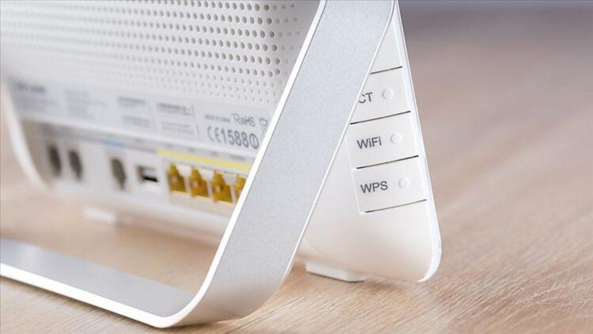 Türk Telekom CEO’su, Wi-Fi Şifrenizi Neden Paylaşmamanız Gerektiğini Açıkladı