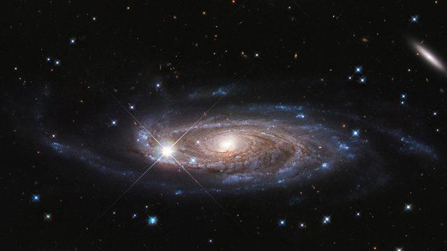 Hubble, Yerel Evrenin Bilinen En Büyük Galaksisini Görüntüledi