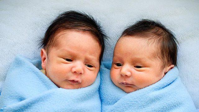 Tarihte Sadece İkinci Kez Yaşandı: Avustralya’da Yarı-Tek Yumurta İkizleri Doğdu