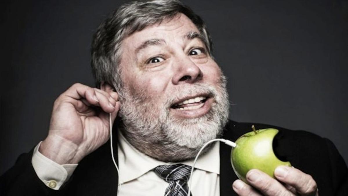 Apple’ın Kurucularından Steve Wozniak: “Apple Acilen Katlanabilir Telefon Yapmalı”
