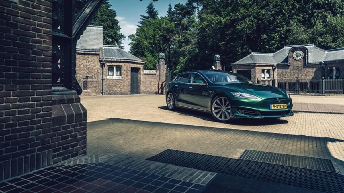 Tesla, Cenevre’de Model S’in Aşırı Pahalı Sürümünü Tanıtacak