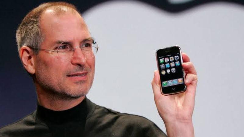 Apple’ın Efsane CEO’su Steve Jobs, İlk iPhone’u 13 Yıl Önce Tanıttı