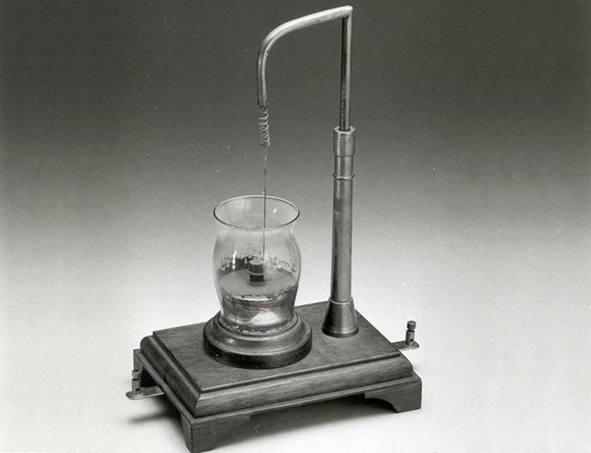 Dünya’nın Dev Bir Mıknatıs Olduğunu Keşfederek, Dünyaya Yön Veren Bir Dâhi: Michael Faraday