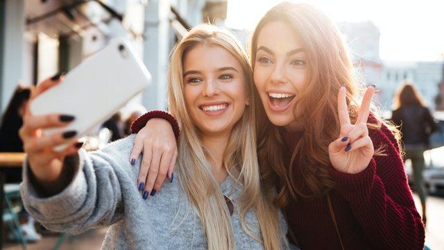 Çok Sayıda Selfie Çekmek, Kadınlarda Depresyon Belirtisi Olabilir