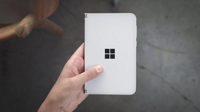 Microsoft CEO’su, Surface Duo’yu Kullanırken Görüntülendi