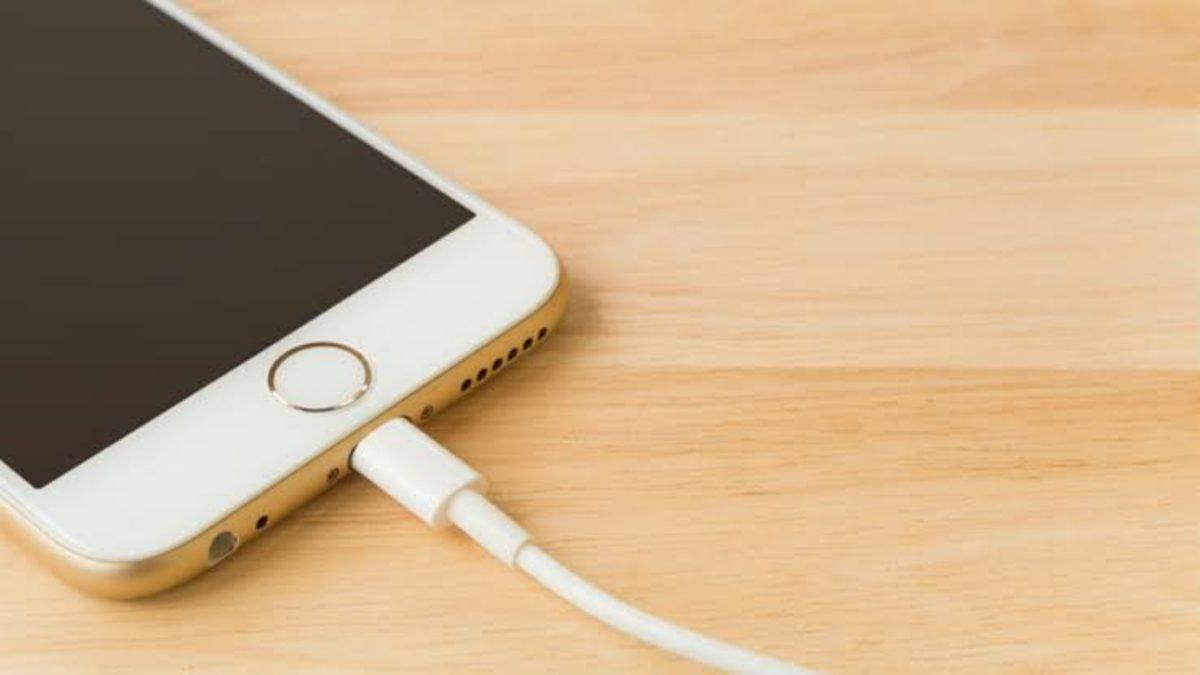 Avrupa Birliği, Apple’ı iPhone’larda USB-C Kullanmaya Zorlayacak