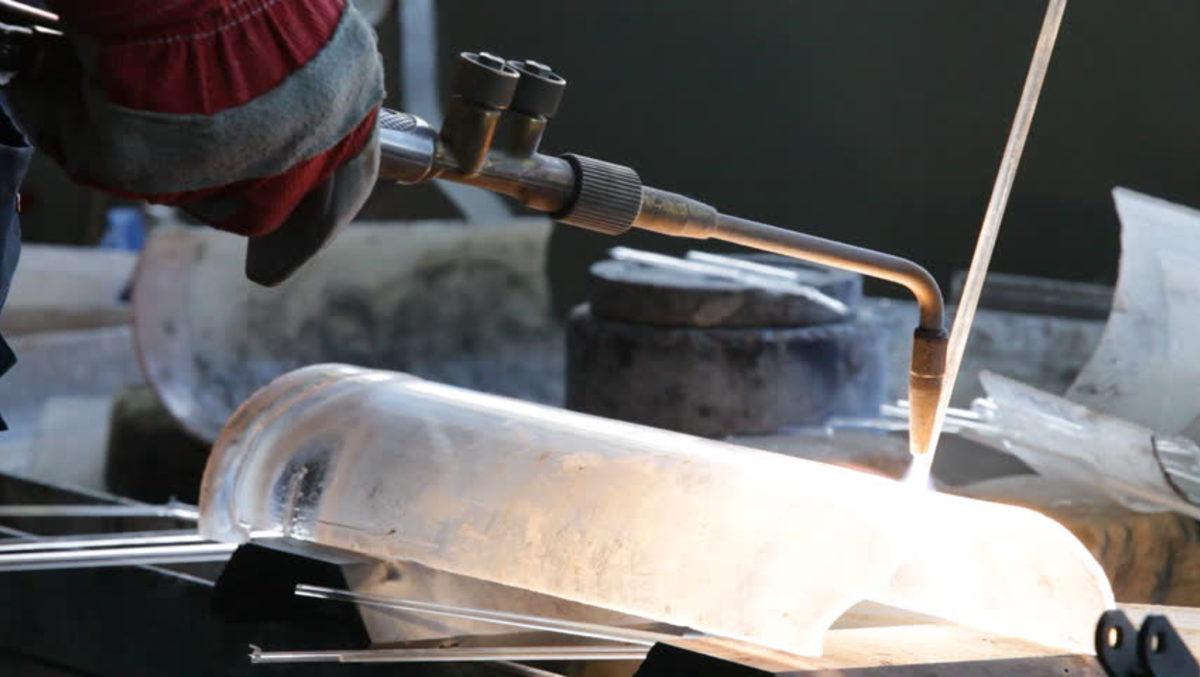 Metali ve Camı Birbirine Kaynatmanın Bir Yolu Bulundu (Olacakları Siz Düşünün)