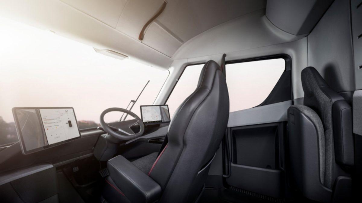 Tesla, İlk Elektrikli Kamyonu Semi’nin Üretim Tarihini Açıkladı