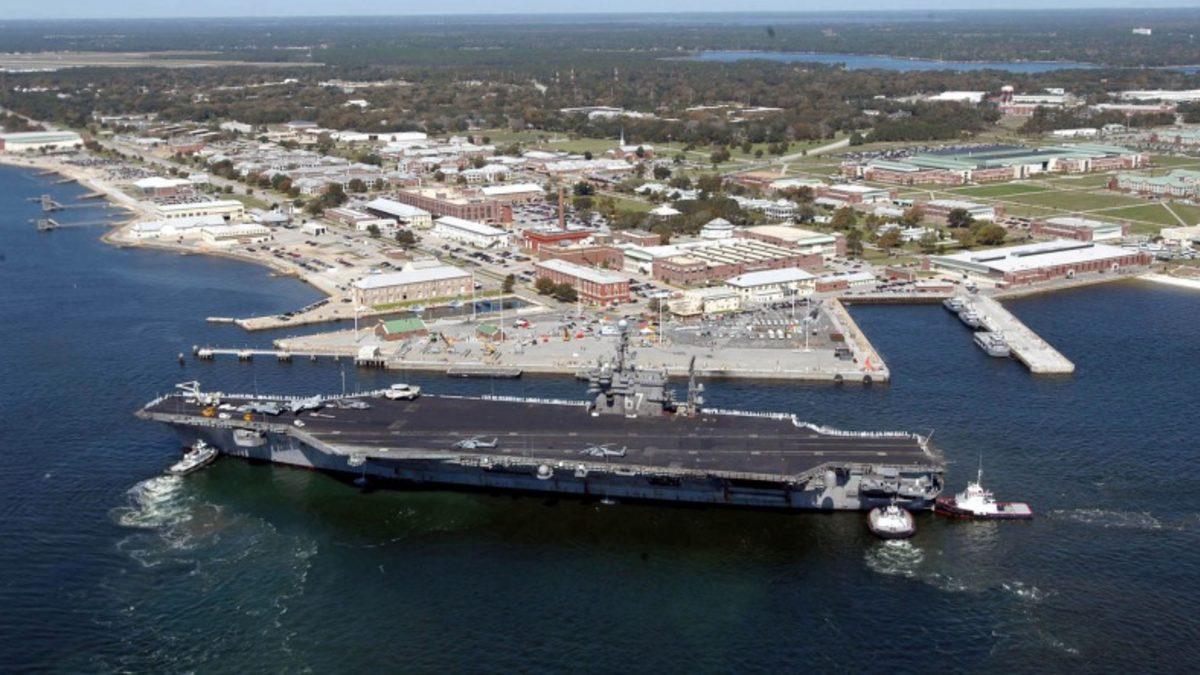 Donald Trump, iPhone’larda Arka Kapı Yaratmayı Reddeden Apple’a Ateş Püskürdü