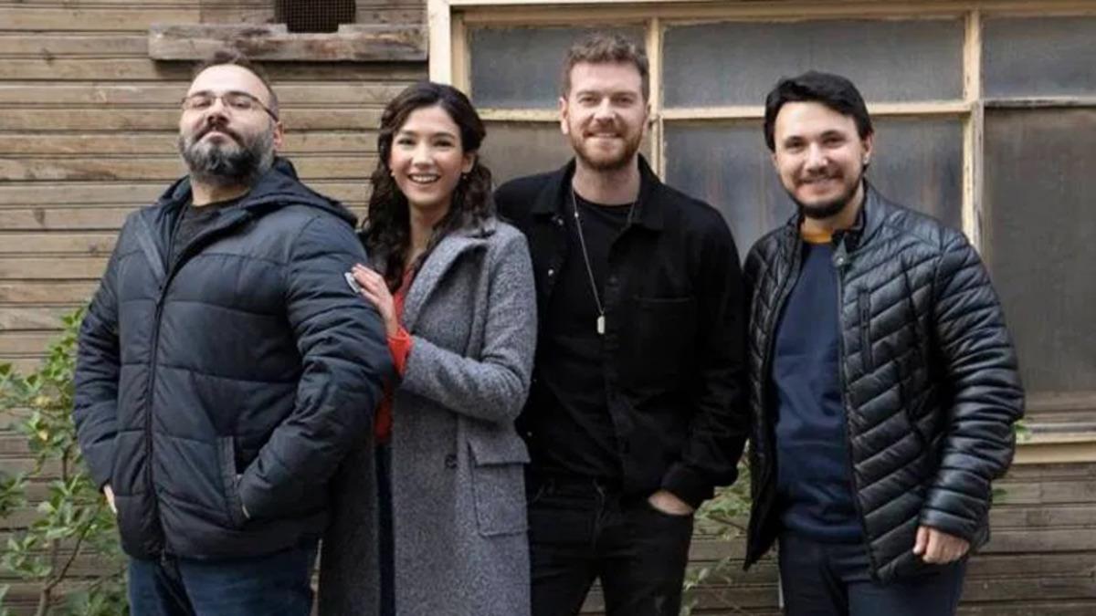 Netflix’in Yeni Türk Dizisi 50m2’nin Çekimlerine Resmen Başlandı (Video)