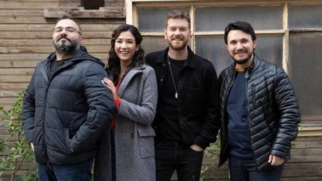 Netflix’in Yeni Türk Dizisi 50m2’nin Çekimlerine Resmen Başlandı (Video)