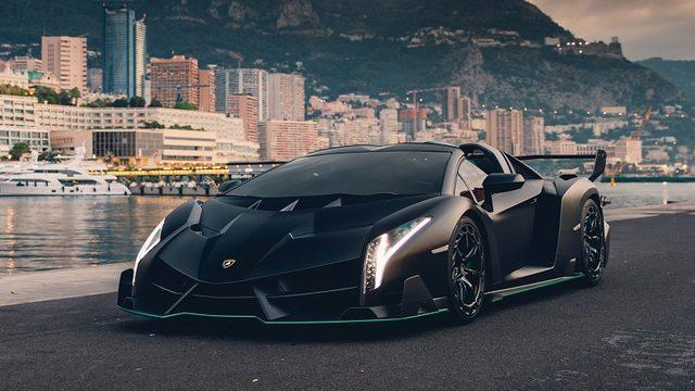 Sadece 9 Adet Üretilen 2015 Lamborghini Veneno Roadster, Açık Artırmaya Çıkacak