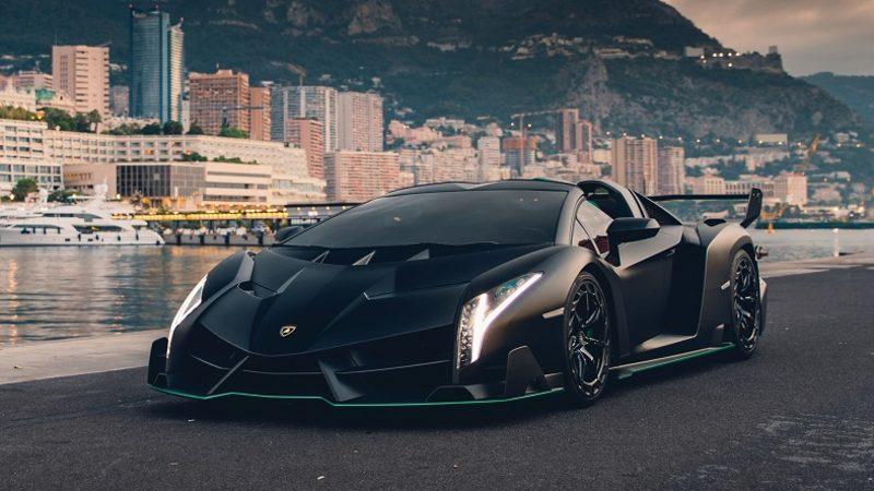 Sadece 9 Adet Üretilen 2015 Lamborghini Veneno Roadster, Açık Artırmaya Çıkacak