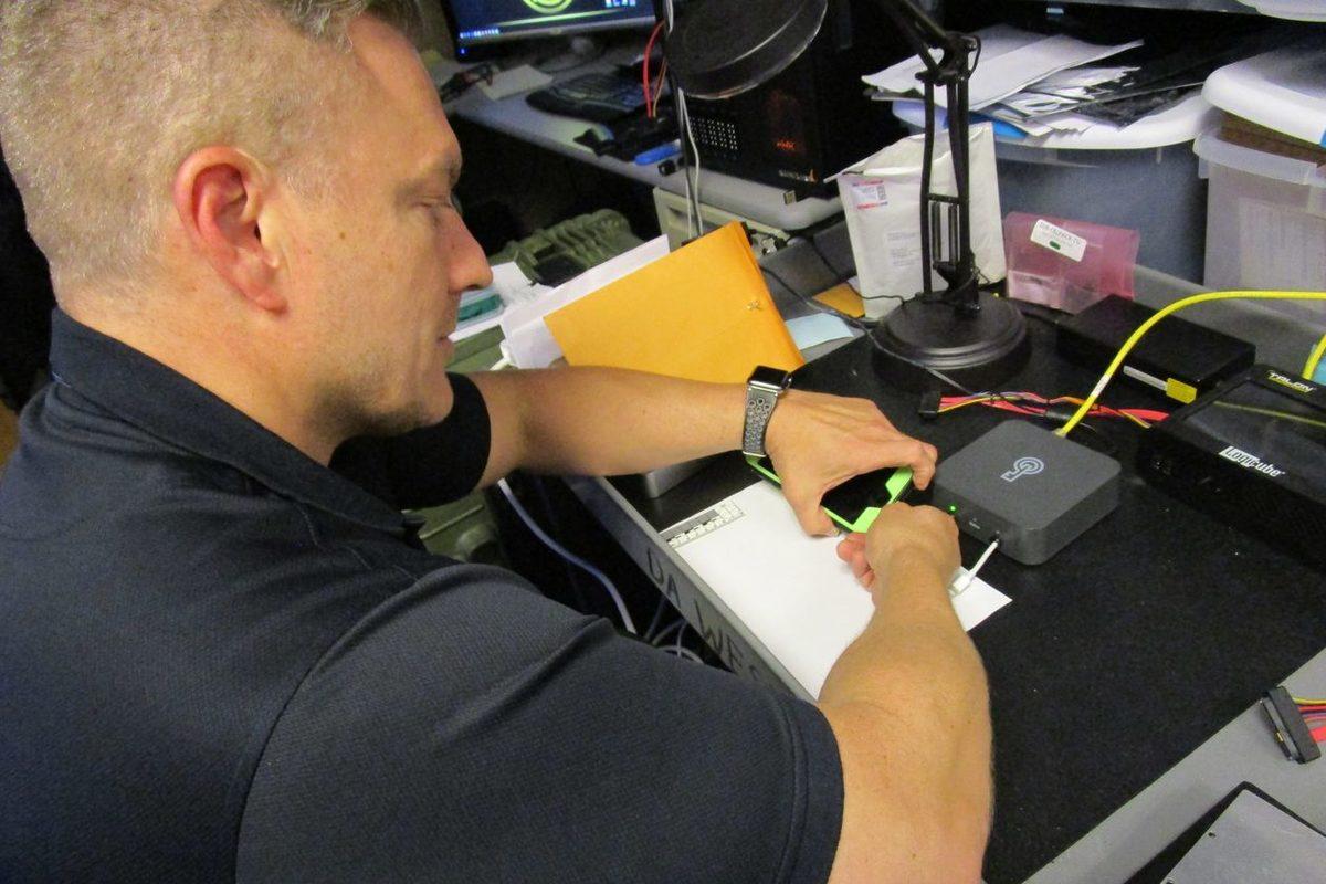 FBI, Bir iPhone 11 Pro Max’i ’GrayKey’ Aracılığıyla Hackledi