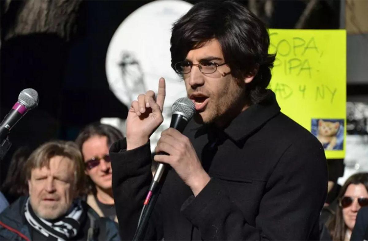 Adını Zuckerberg’den Daha İyi Bilmemiz Gereken Bir Dâhi: İnternetin Öz Oğlu Aaron Swartz