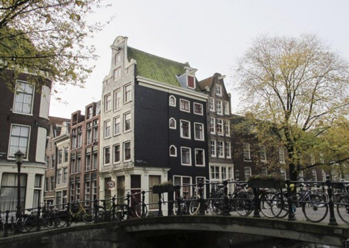 Tarihçiler, Amsterdam’ın Kanal Evlerinin Sırrını Açıkladı