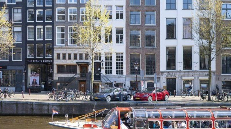 Tarihçiler, Amsterdam’ın Kanal Evlerinin Sırrını Açıkladı