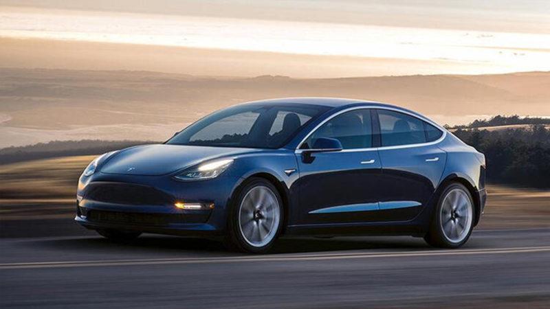 Tesla Model 3, İki Ülkede En Çok Satan Otomobil Oldu