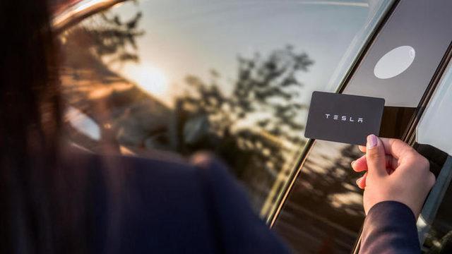 Tesla Araç Sahiplerine Satın Almadıkları Güncellemeler İçin Fatura Kesiliyor