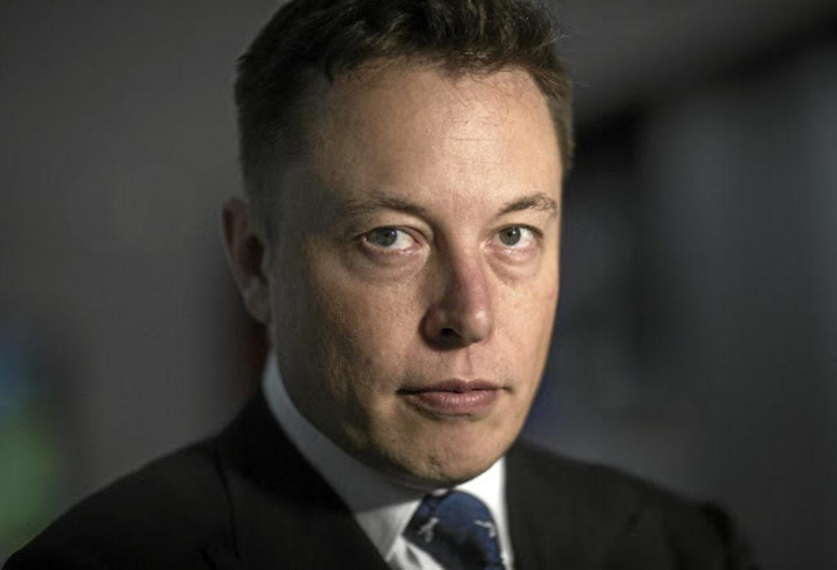 Elon Musk’tan SEC’e Atar: Tweet Atmamı Asla Engelleyemezsiniz