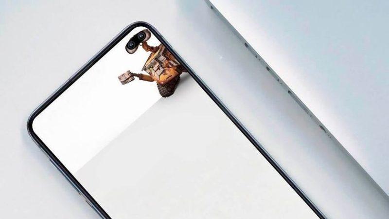 Samsung, Galaxy S10’un Kamera Deliğine Özel Duvar Kağıtları Yayınladı