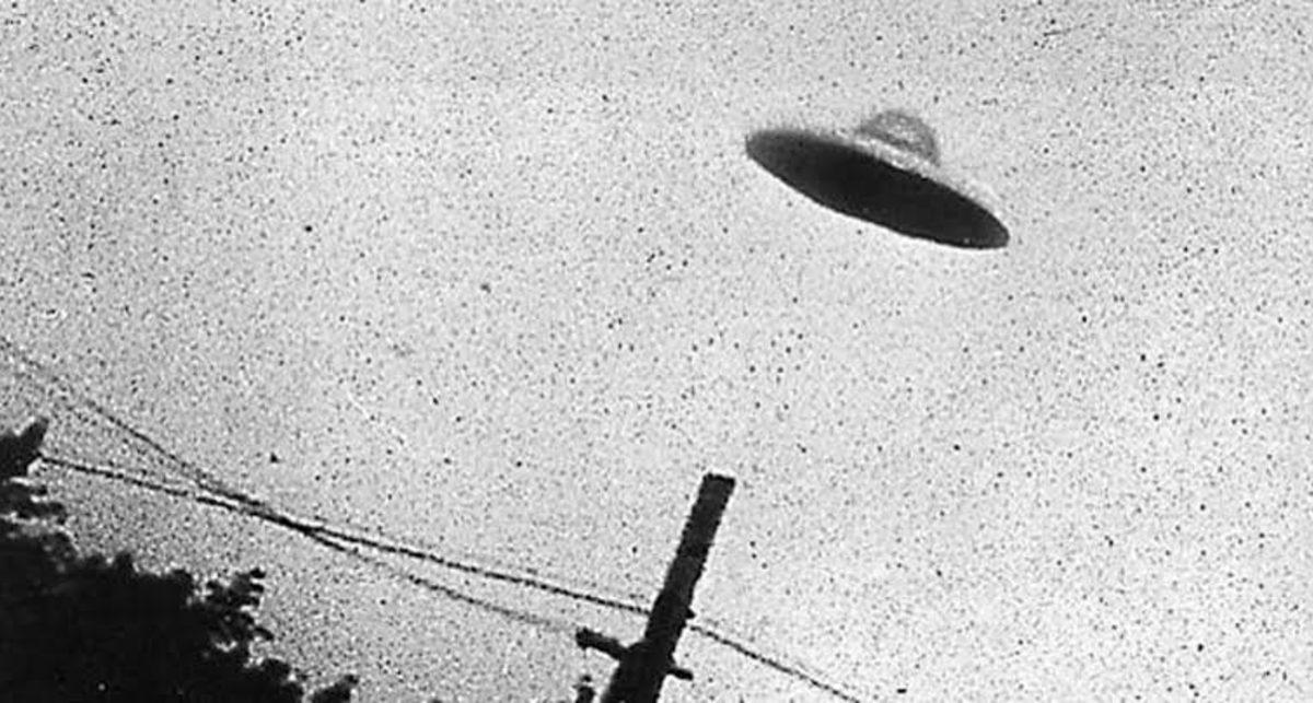 ABD’li Profesör: UFO’lar, Zaman Yolculuğuna Çıkan İnsanlar Tarafından Kullanılıyor